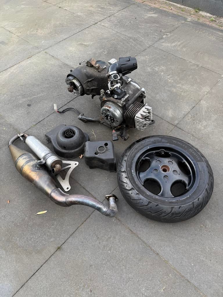 Malossi Sport 70cc snelle setup (Zip / Vespa LX / S50), Fietsen en Brommers, Brommeronderdelen | Scooters, Ophalen, Zo goed als nieuw