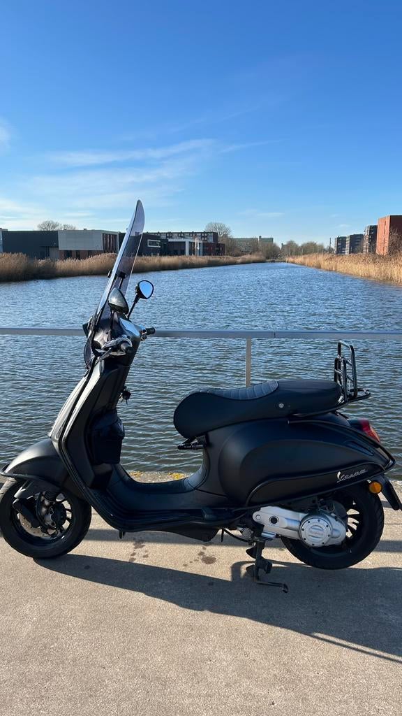 Vespa Sprint 2020 Notte (Matzwart) 2de eigenaar, Ophalen, Zo goed als nieuw, Benzine