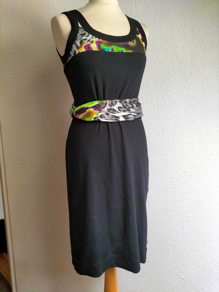 zomers jurkje van Marccain maat 4 = 42, Kleding | Dames, Jurken, Ophalen, Zwart, Maat 42/44 (L), Zo goed als nieuw