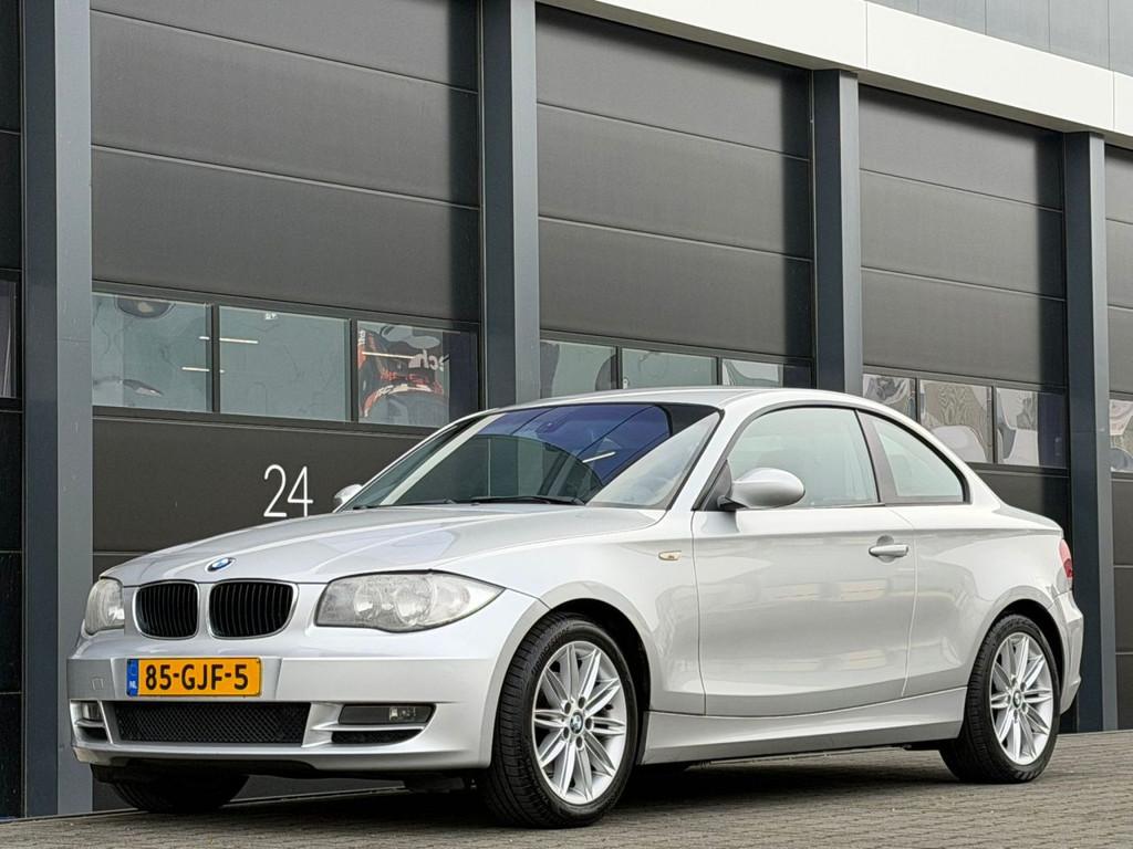 BMW 1-serie 120d High Executive Clima AUTOMAAT (bj 2008), Auto's, BMW, 1995 cc, Bedrijf, Diesel, Parkeersensor