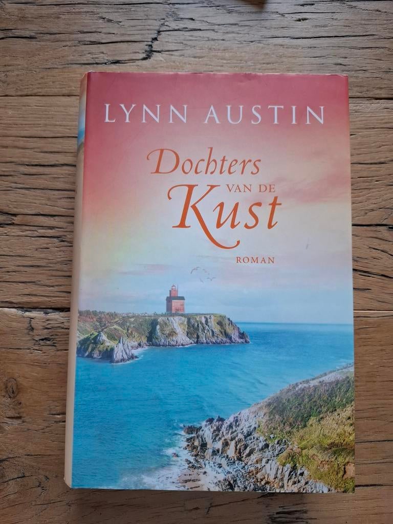 Dochters van de Kust - Lynn Austin (Roman), Boeken, Romans, Ophalen of Verzenden, Zo goed als nieuw, Lynn Austin, Amerika