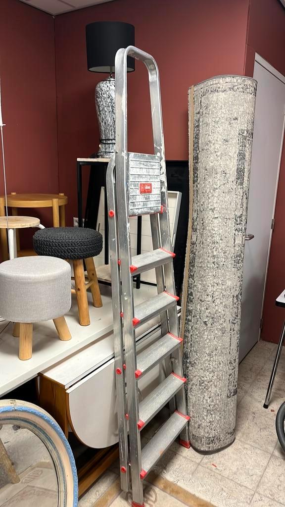 Altrex trap, Doe-het-zelf en Verbouw, Ladders en Trappen, Gebruikt, Trap, 2 tot 4 meter, Ophalen