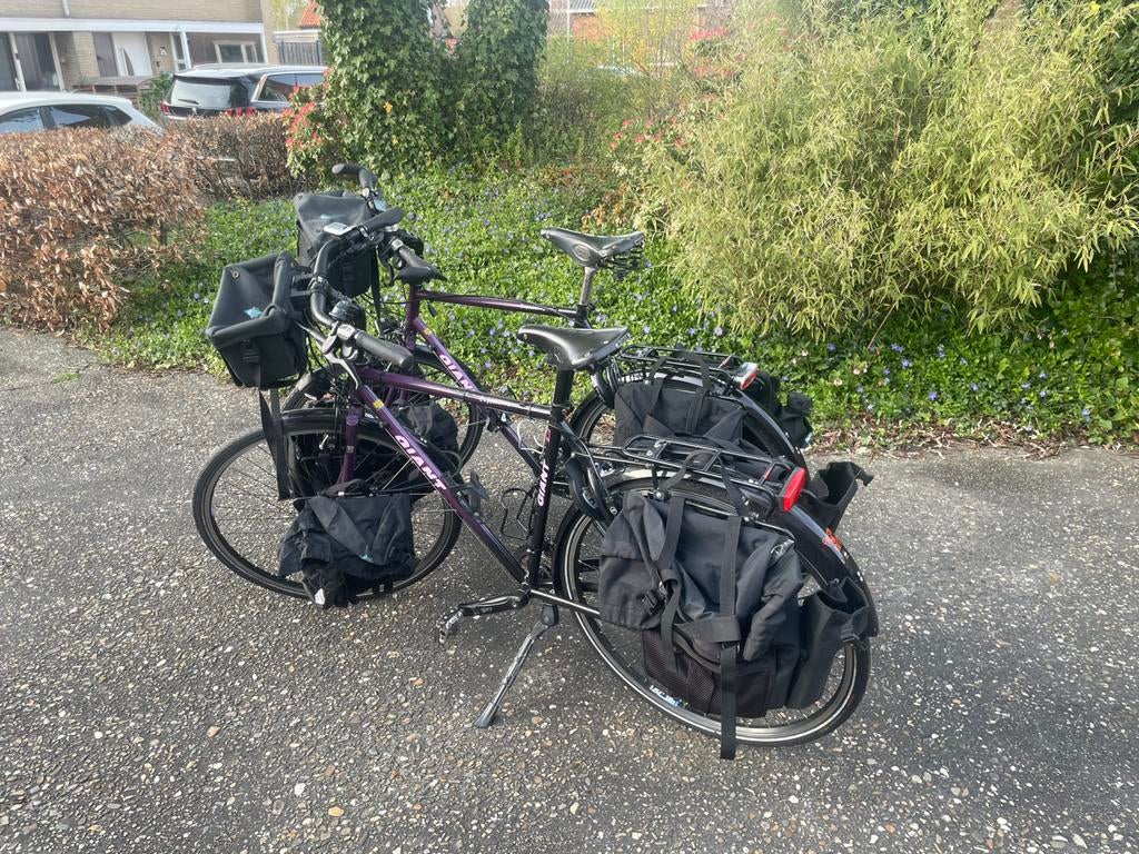 Te koop aangeboden 2 Giant expeditions vakantiefietsen, Fietsen en Brommers, Ophalen, 28 inch, Gebruikt, Velgrem