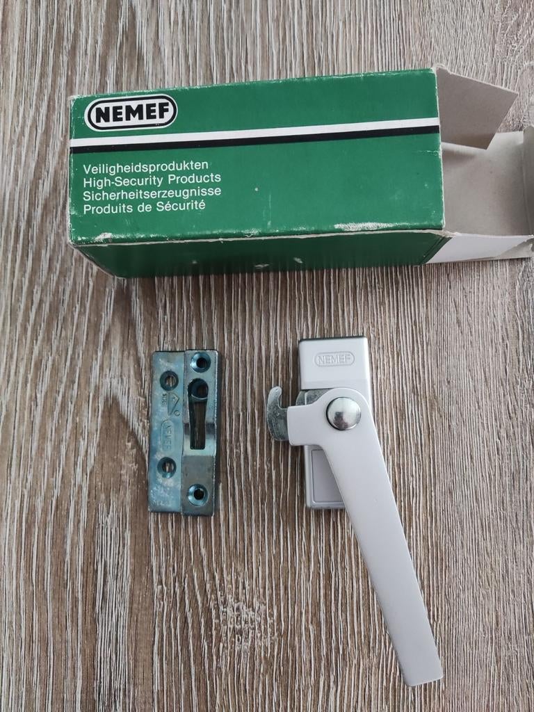 NEMEF Raamsluiting / Raamboompje / Raamkrukje, links, NIEUW!, Ophalen of Verzenden, Nieuw