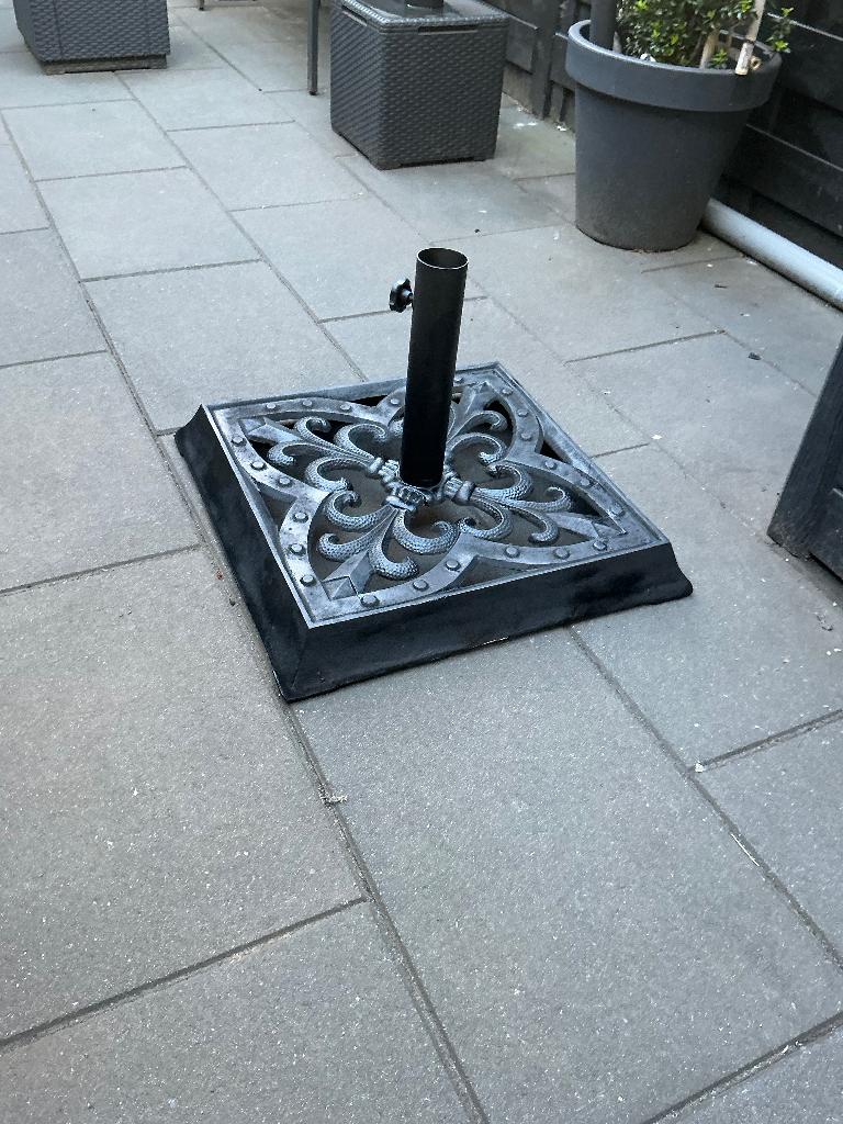 Gietijzeren Parasolvoet, Tuin en Terras, Ophalen, Gebruikt, Minder dan 1 meter, Parasolvoet