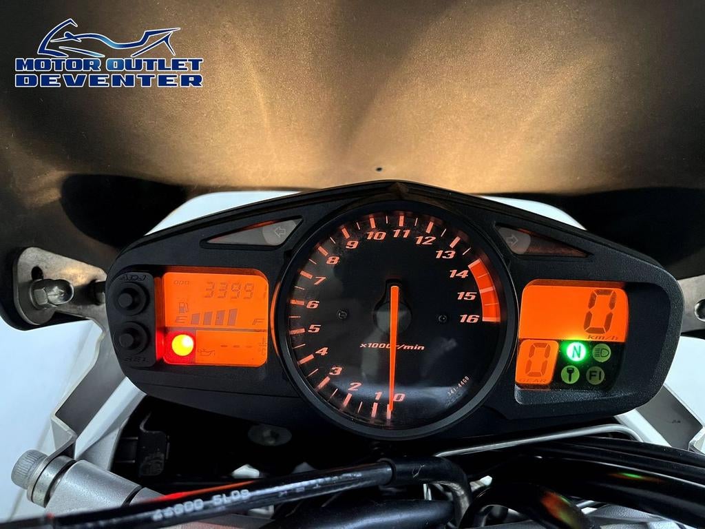 Hele mooie SUZUKI GSR 600 (bj 2007) GSR600, SUZUKI, 4 cilinders, Motorrijbewijs A, Bedrijf