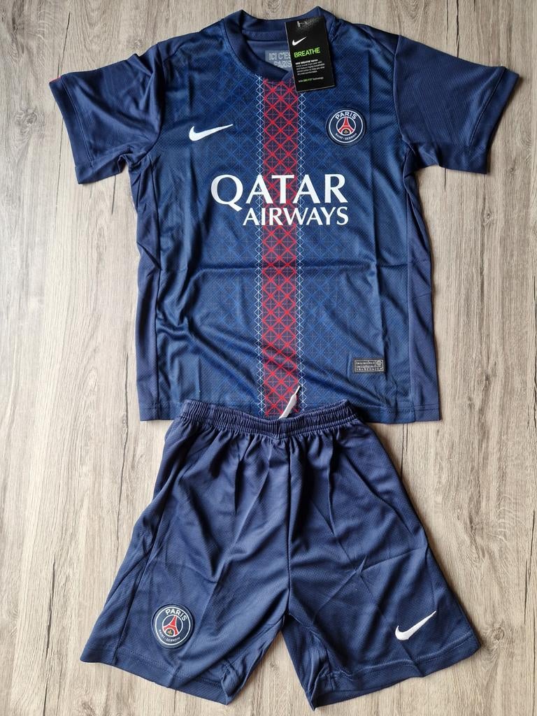 Psg tenue maat 110-116, Sport en Fitness, Voetbal, Maat XS of kleiner, Ophalen of Verzenden, Nieuw, Set
