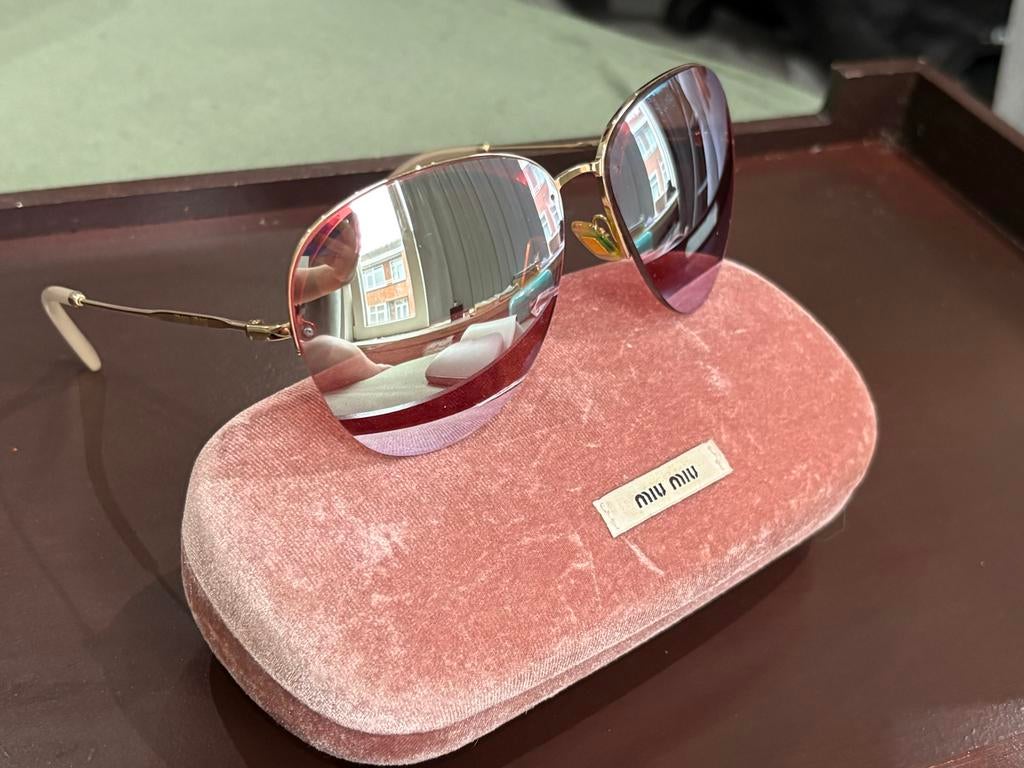 Miu Miu Zonnebril met Roze Spiegellenzen, Sieraden, Tassen en Uiterlijk, Zonnebrillen en Brillen | Dames, Overige merken, Zonnebril