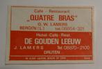 Café   QUATRE BRAS  BERGEN  L Hotel  DE GOUDEN LEEUW  DRUTEN, Verzenden, Zo goed als nieuw, Luciferdoosjes of -merken