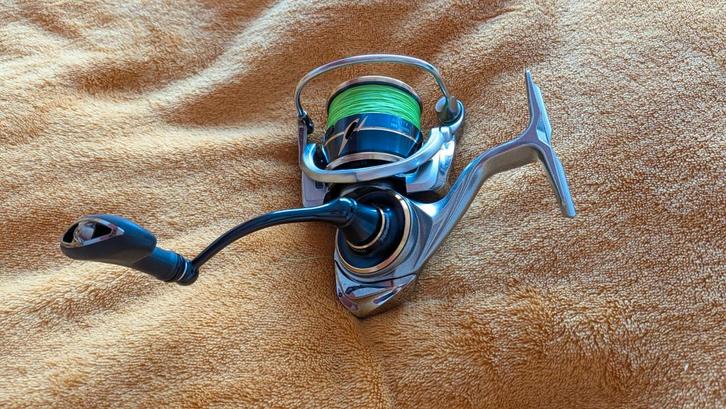 Daiwa Airity LT3000D-C, Watersport en Boten, Hengelsport | Algemeen, Zo goed als nieuw, Ophalen of Verzenden