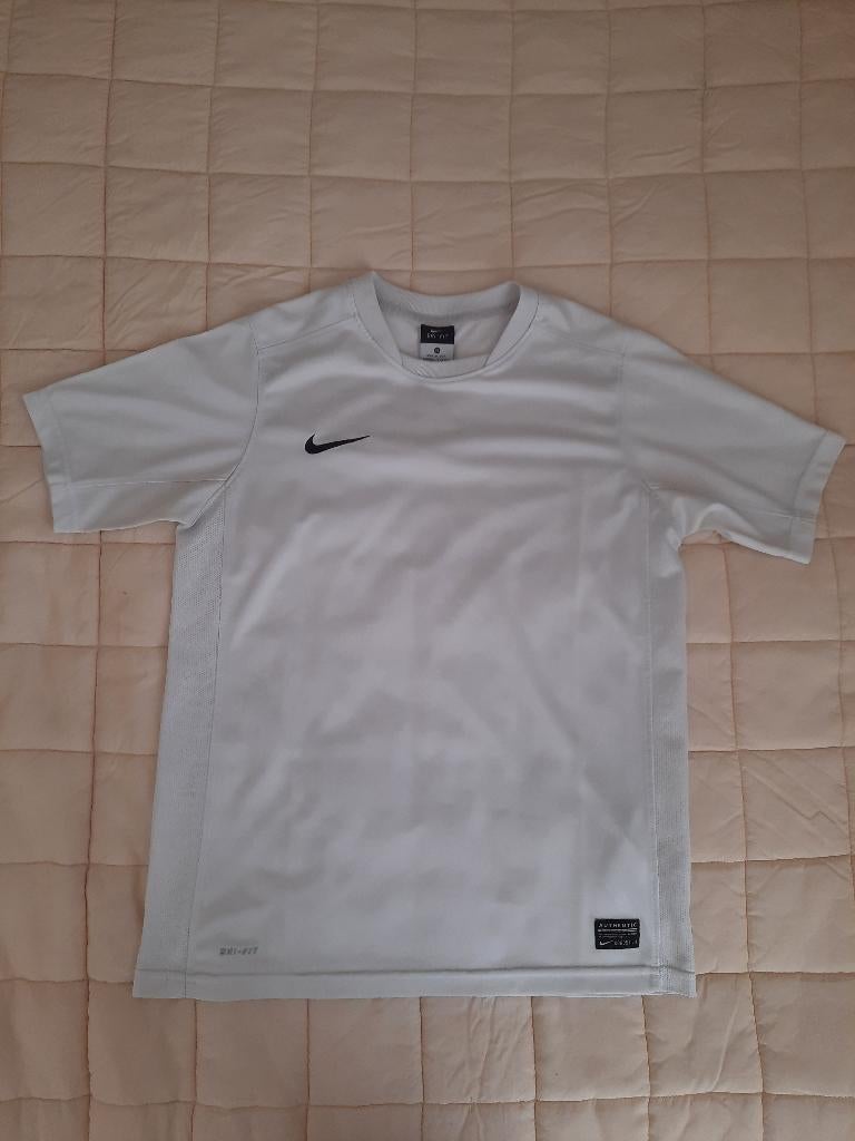 Nike sportshirt Dri fit ( P8 ), Jongen of Meisje, Sport- of Zwemkleding, Ophalen of Verzenden, Zo goed als nieuw