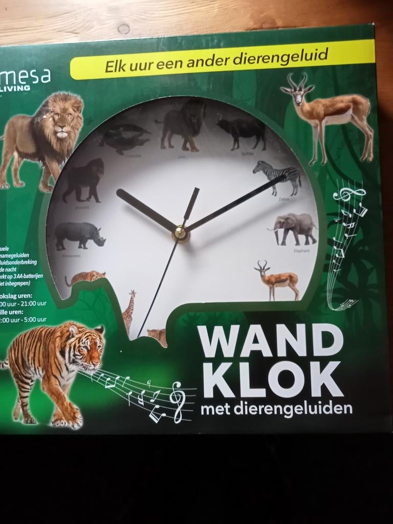 Nieuwe leuke wand klok met ieder uur  een dier geluid, Huis en Inrichting, Woonaccessoires | Klokken, Ophalen of Verzenden, Nieuw