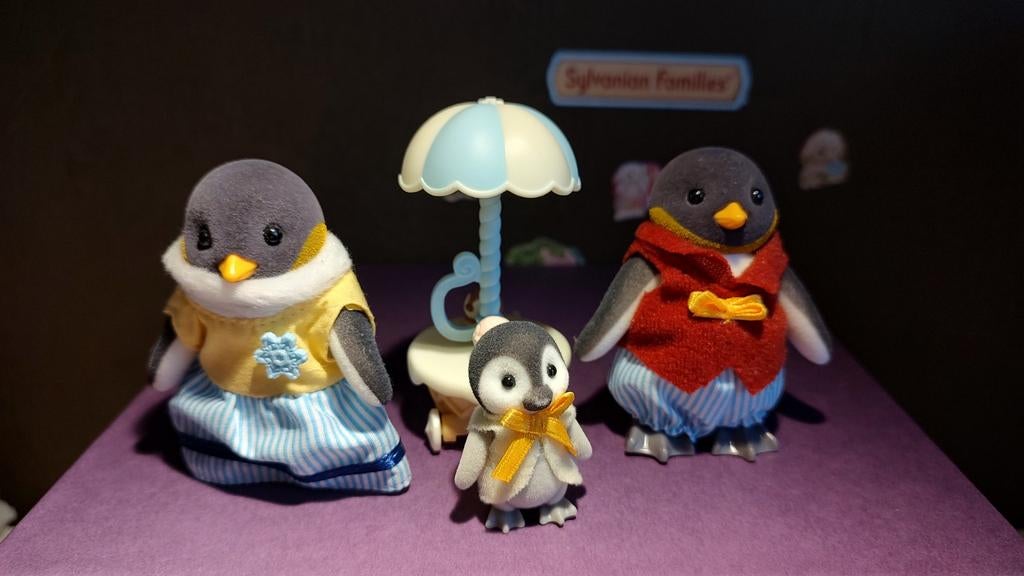 Sylvanian Families pingüin family, Kinderen en Baby's, Speelgoed | Poppenhuizen, Ophalen of Verzenden, Zo goed als nieuw