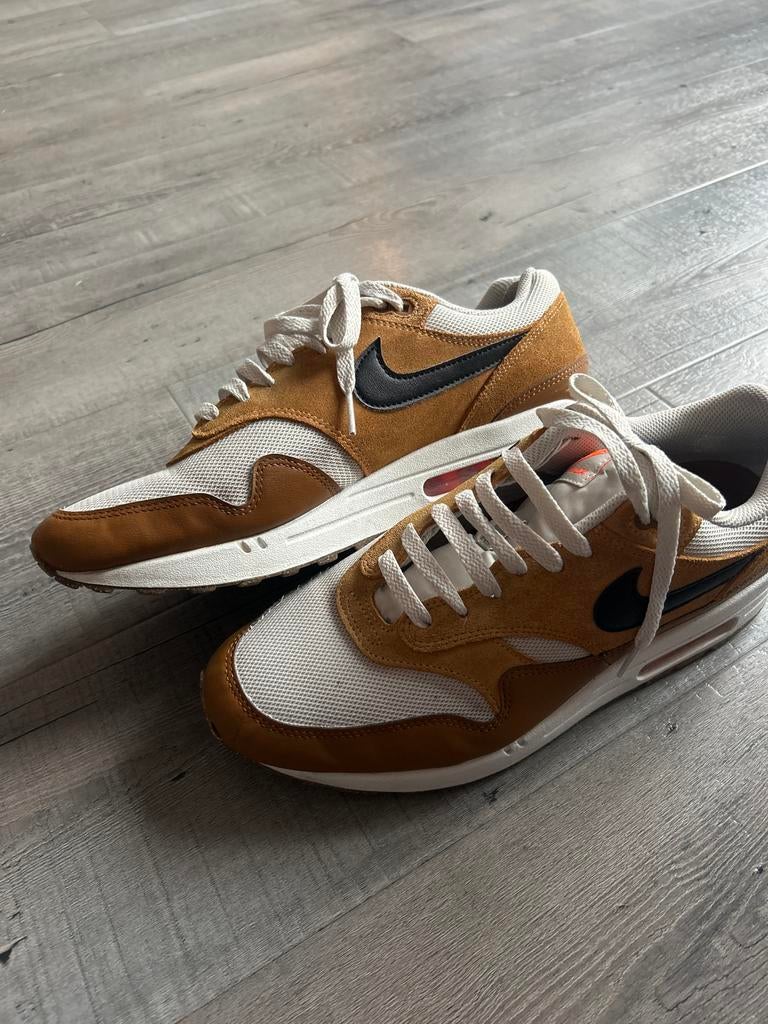 Nike Air Max 1 Essential British Tan Light Bone, Ophalen of Verzenden, Gedragen, Bruin, Sneakers of Gympen