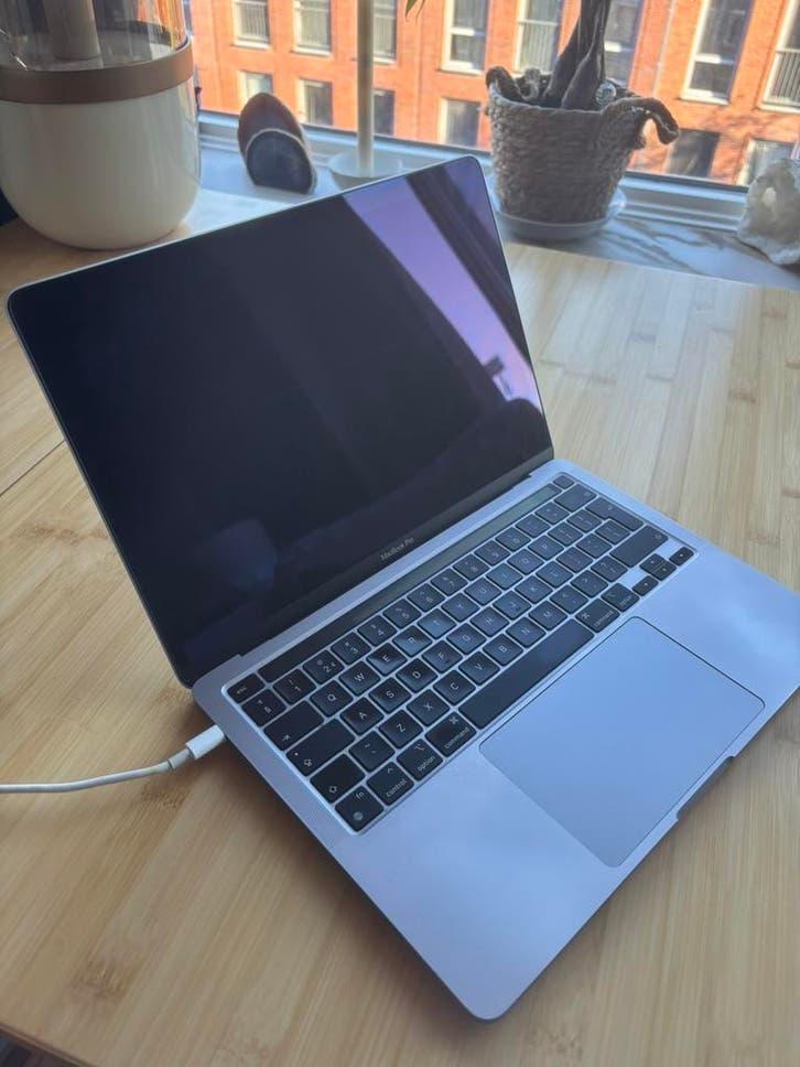 MacBook Pro 13 inch Goede staat, M1 16GB RAM 512 Opslag, Computers en Software, Apple Macbooks, Qwerty, 13 inch, 512 GB, Zo goed als nieuw