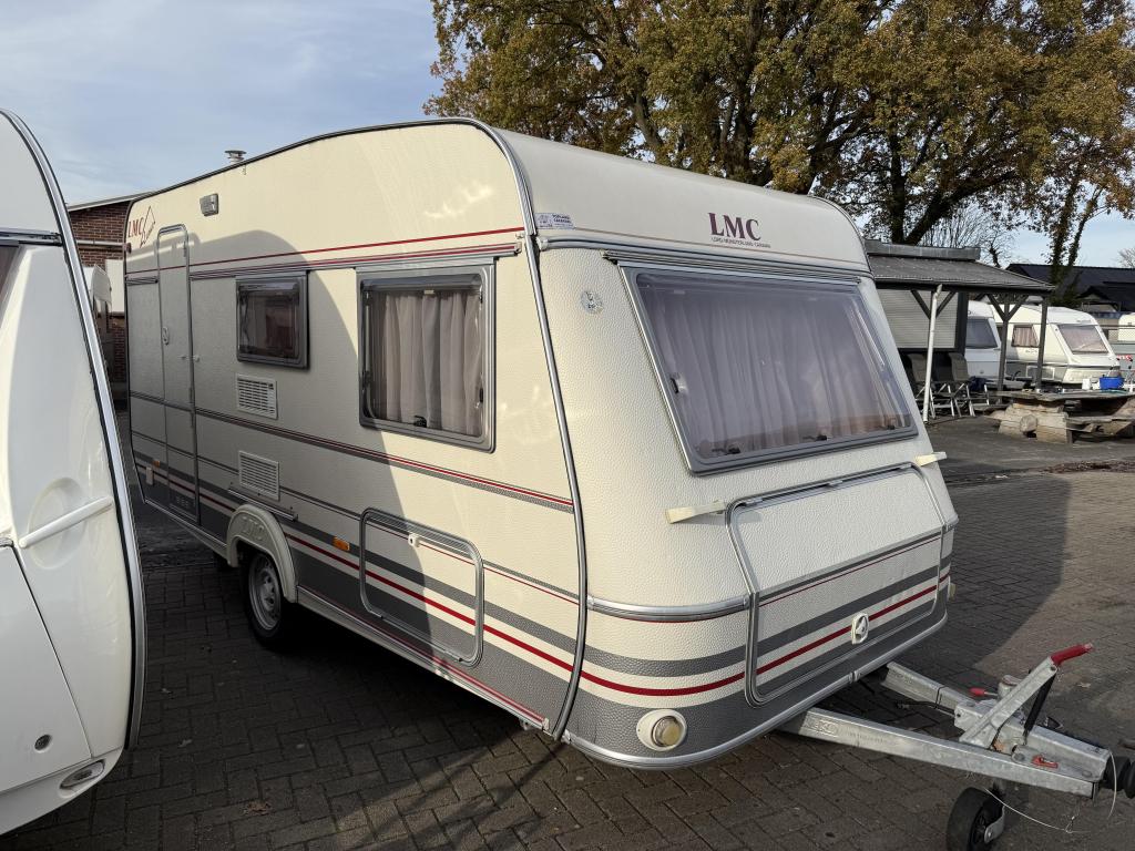 LMC LUXES 430 VASTBED TREINZIT LUIFEL TOPSTAAT, Caravans en Kamperen, Caravans, Overige typen, Bedrijf, Treinzit, 750 - 1000 kg
