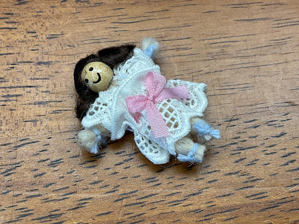 Klein popje, Ophalen of Verzenden, Nieuw, Popje