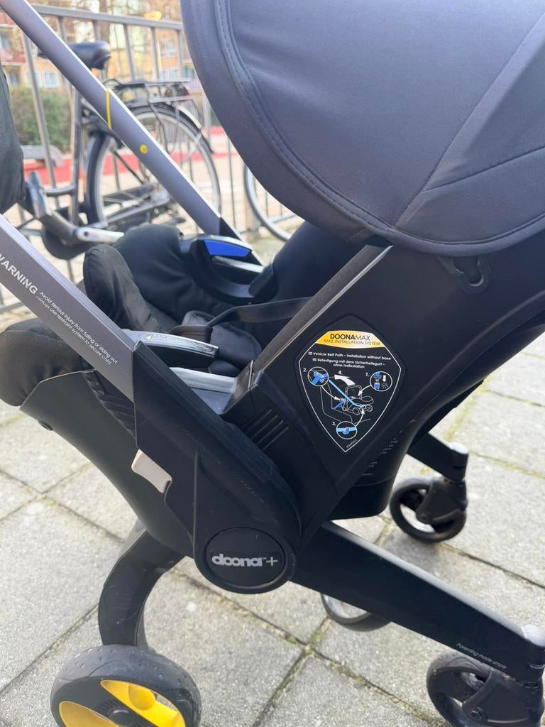 Doona + autostoel/ kinderwagen., Kinderen en Baby's, Buggy's, Ophalen, Zo goed als nieuw