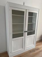 Witte vitrinekast met glazen deuren en planken, Ophalen, Gebruikt, 100 tot 150 cm, 150 tot 200 cm
