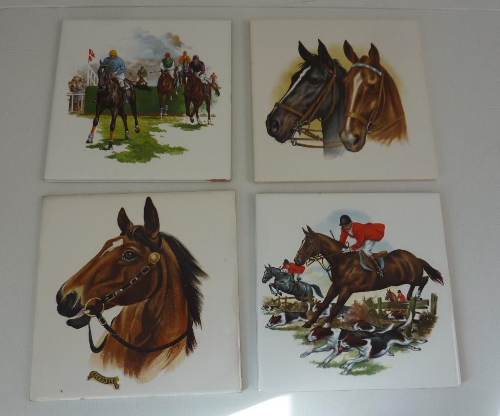 4 Vintage tegels met paarden opdruk., Ophalen of Verzenden