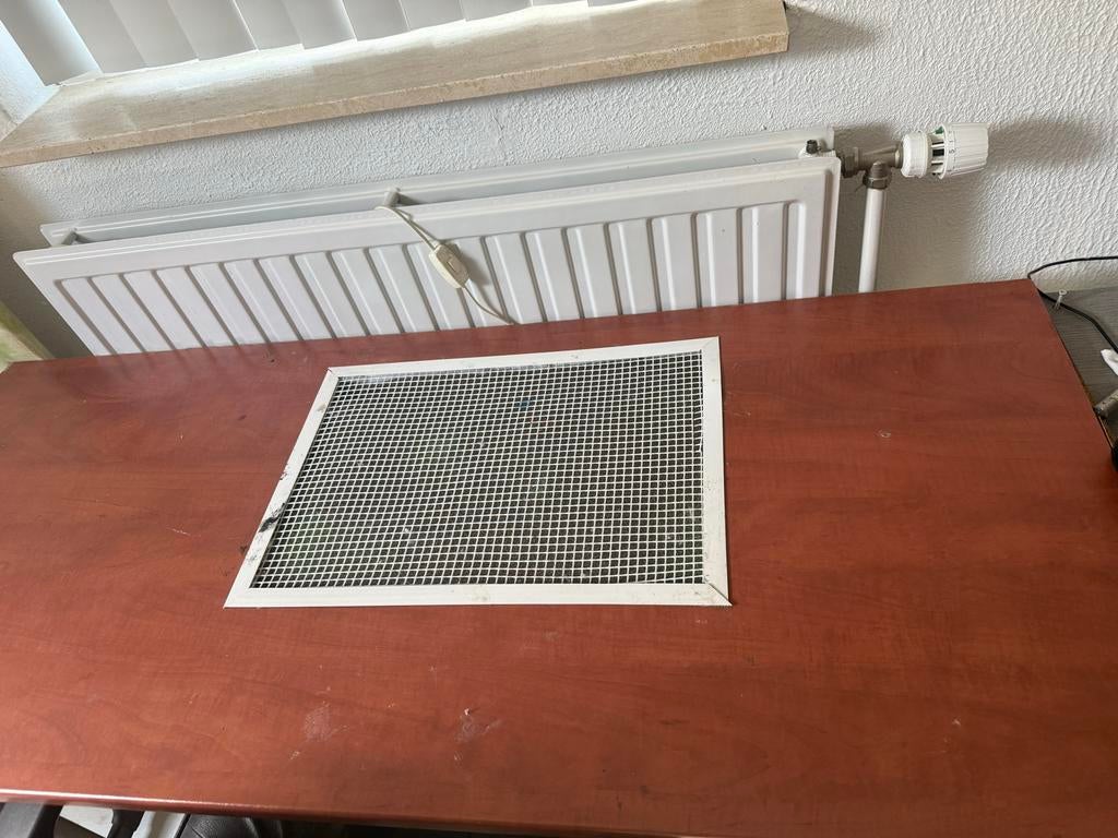 Nageltafel met afzuiging, Gebruikt, 100 tot 150 cm, Tafelblad, Rechthoekig