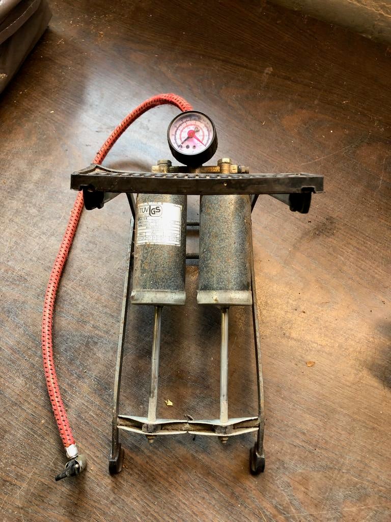 Voetpomp dubbele cilinder, Ophalen, Drukmeter, Gebruikt