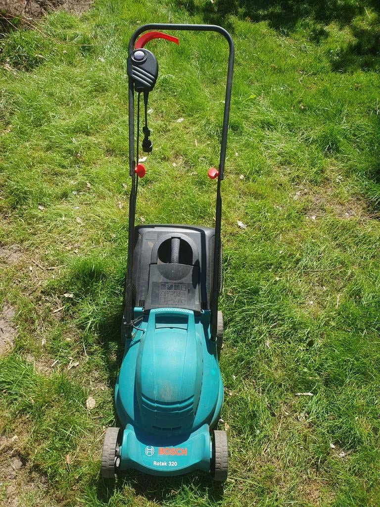 Bosch grasmaaier rotak 320, Ophalen of Verzenden, Zo goed als nieuw
