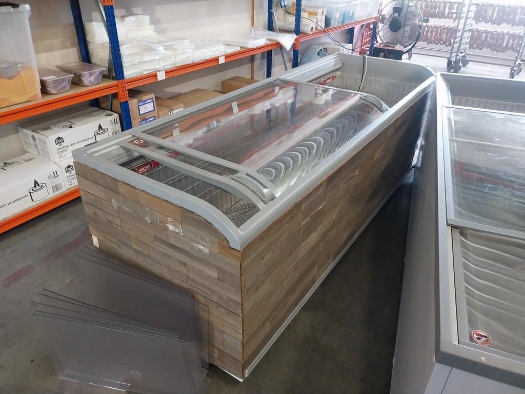 AHT Vriezer Paris 250 cm - Gebruikt, Vrieskist, Gebruikt, Minder dan 85 cm, Vrijstaand