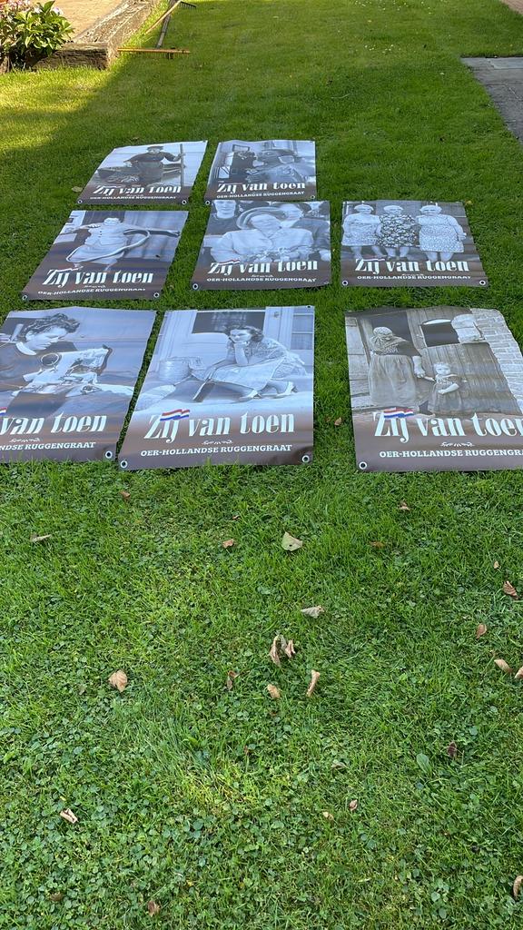 Straatversiering 32 stuks, Ophalen, Zo goed als nieuw, Carnaval