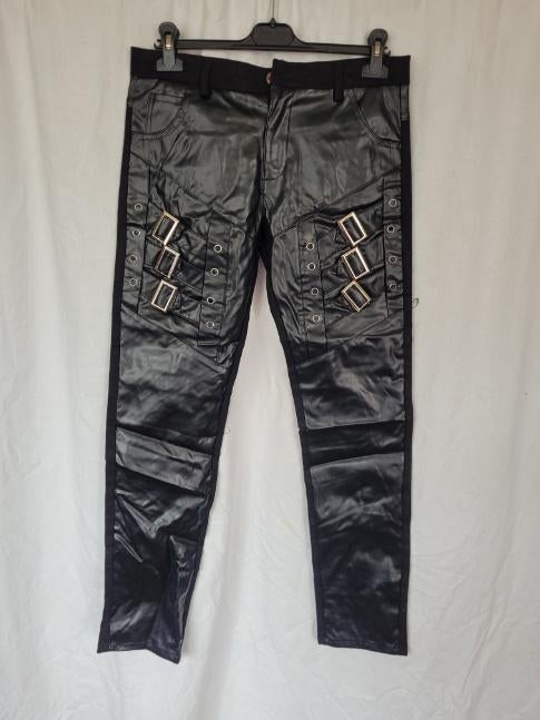 Super stoere zwarte broek, nep leer, gespen W32 merk Zysncq, Maat 38/40 (M), ., Zwart, Nieuw