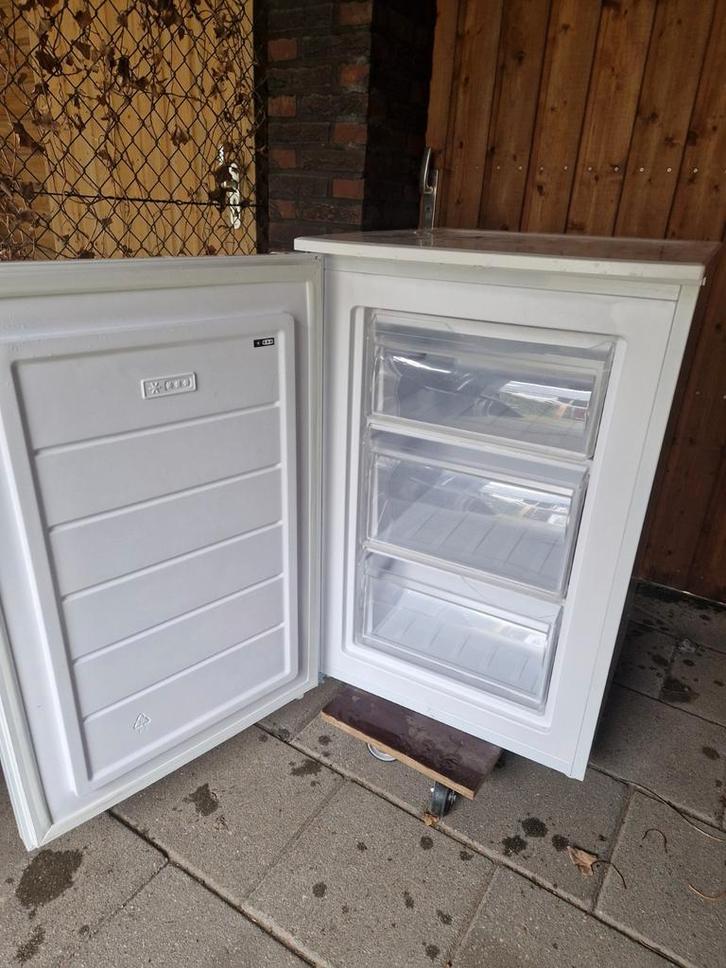 Vriezer, Witgoed en Apparatuur, Vriezers en Diepvrieskisten, Gebruikt, 85 tot 120 cm, Minder dan 60 cm, Ophalen