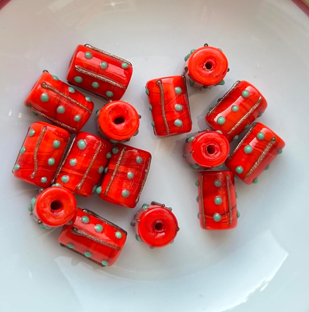 105) 15 stuks rode cilinder bumpy lampwork glaskralen, Ophalen of Verzenden, Zo goed als nieuw, Kraal