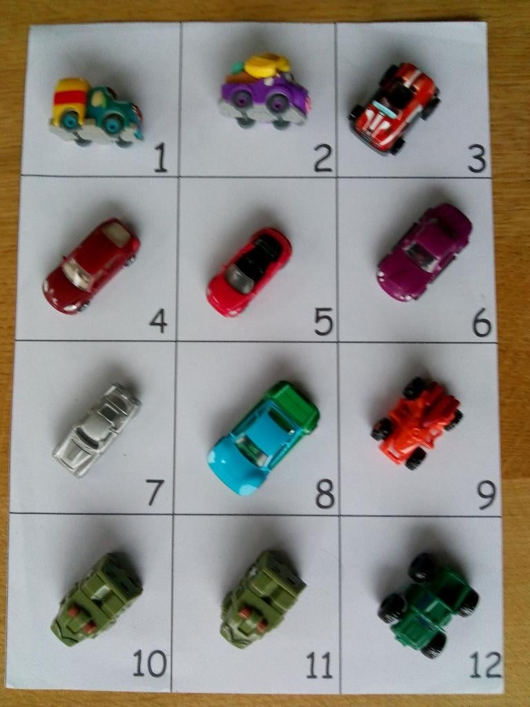 Blad 15 voertuigen uit verrassingsei, Ophalen of Verzenden, Gebruikt