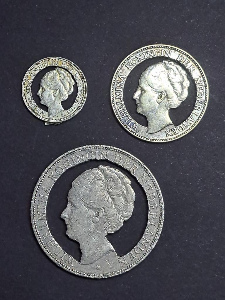 Set uitgezaagde zilveren munten Wilhelmina WO2, Postzegels en Munten, Munten | Nederland, Zilver, Koningin Wilhelmina, 2½ gulden