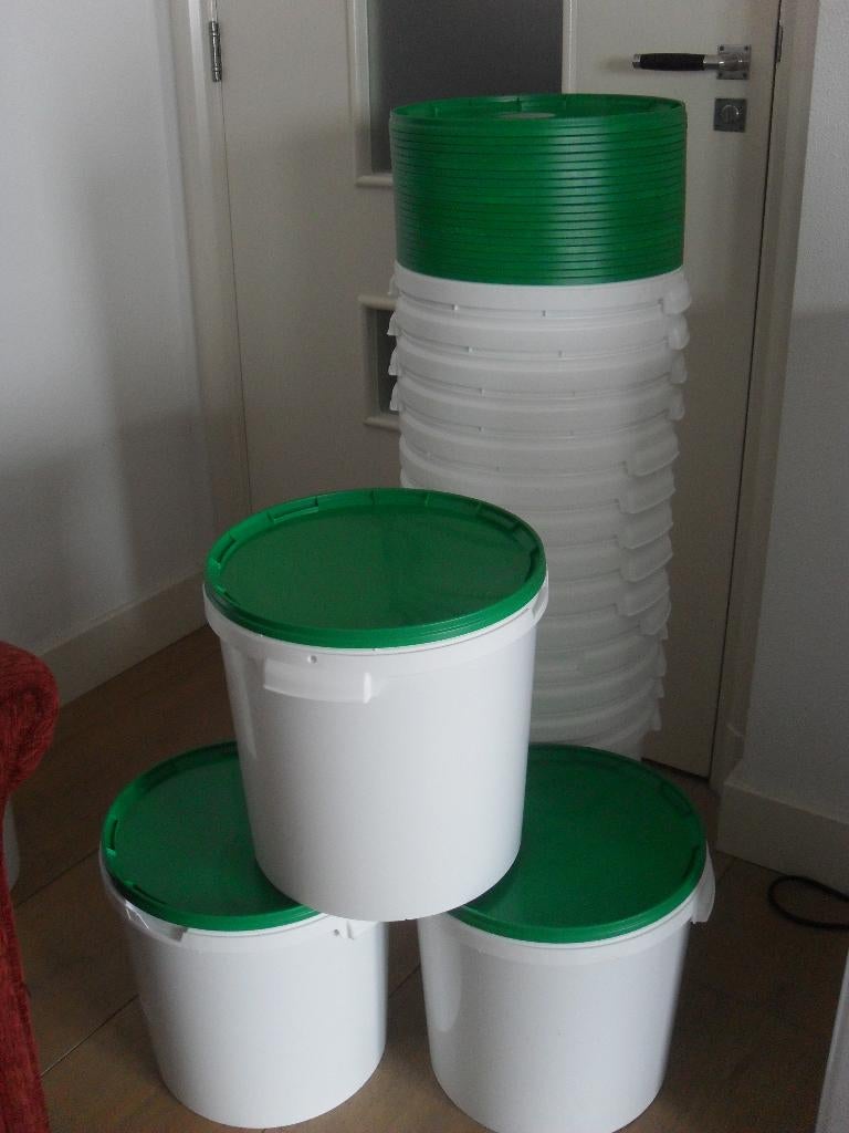 Mooie emmers 20 liter met deksel, Ophalen of Verzenden, Zo goed als nieuw, Kunststof, Met deksel