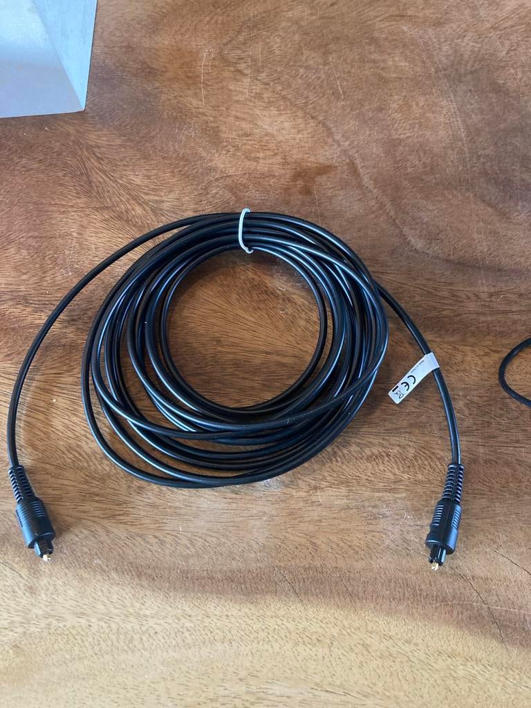 Optische kabel 5m + Digitale naar Stereo Audio Converter, Ophalen of Verzenden, Zo goed als nieuw, 5 tot 10 meter, Optische kabel