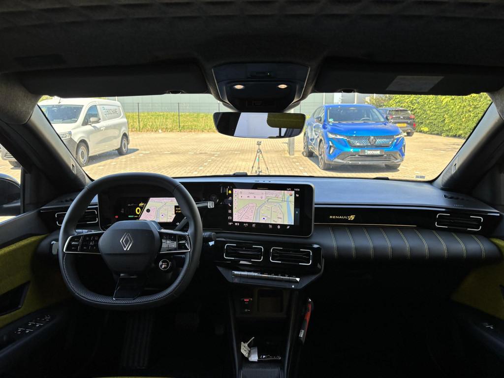 Renault 5 comfort range iconic cinq 52 kWh Pack Harman Kardo, Auto's, Renault, Stof, Gebruikt, Zwart, Origineel Nederlands