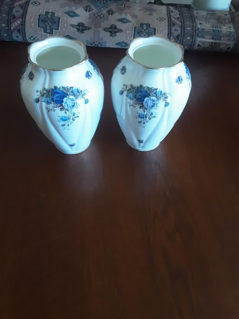 Royal Albert 2 vazen Moonligt Rose, Ophalen of Verzenden