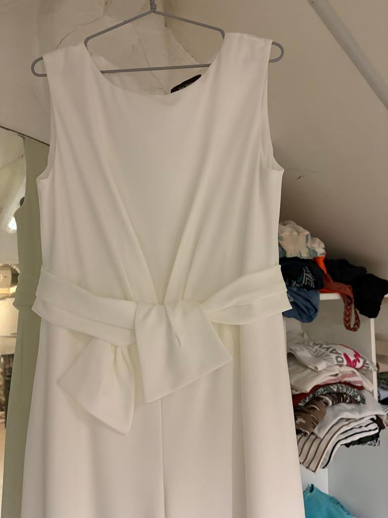 Witte jumpsuit met strikdetail - Maat 44, Kleding | Dames, Jumpsuits, Ophalen of Verzenden, Zo goed als nieuw, Maat 42/44 (L)