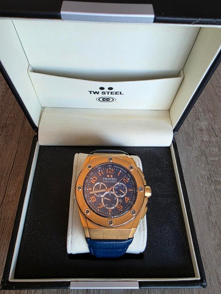 TW Steel CE4004 Kivanç edition, Ophalen of Verzenden, Leer, Overige merken