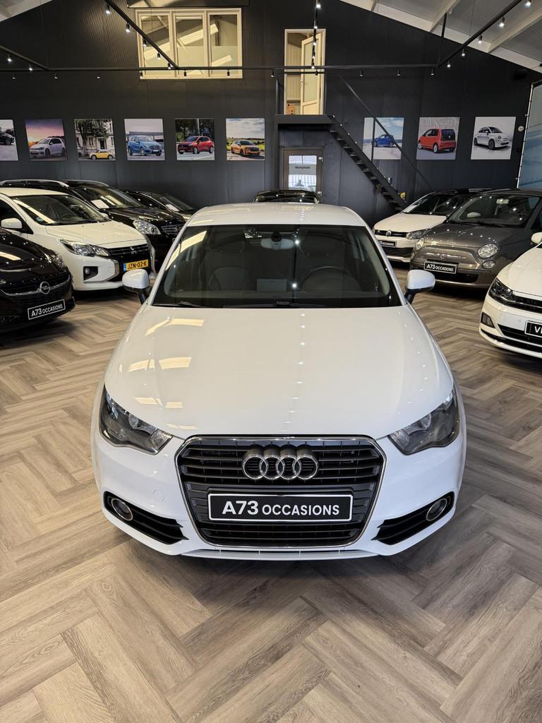 Audi A1 1.2 TFSI Ambition CRUISE,STOELVERWARMING,NAVIGATIE, Voorwielaandrijving, 4 cilinders, 4 stoelen, Wit