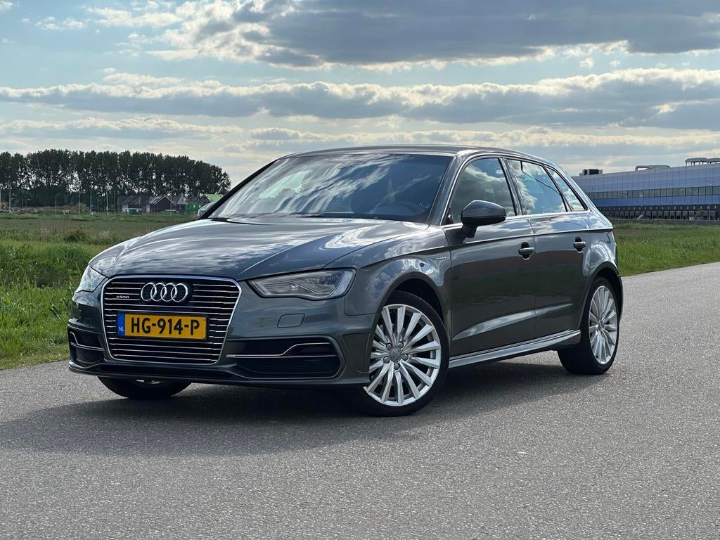 Audi A3 1.4 Tfsi 204pk E-tron Phev S Tronic 2015 Grijs, Zwart, 4 cilinders, Lichtsensor, Leder en Stof