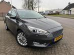 Ford Focus 1.5 Titanium AUTOMAAT, Navi, TRkhaak, Electronic Stability Program (ESP), 4 cilinders, Origineel Nederlands, Zilver of Grijs