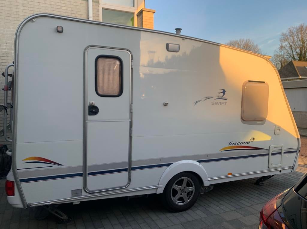 Caravan Swift Toscane 410, mover, luifel, boiler, Caravans en Kamperen, Caravans, Frans bed, Kleine zit, 750 - 1000 kg, Particulier