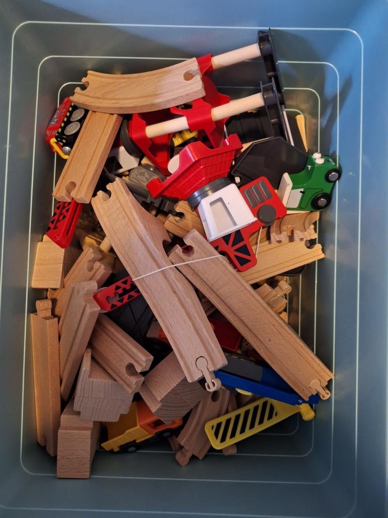 Houten treinbaan incl brug, hijskranen, treintjes, Ophalen of Verzenden, Gebruikt