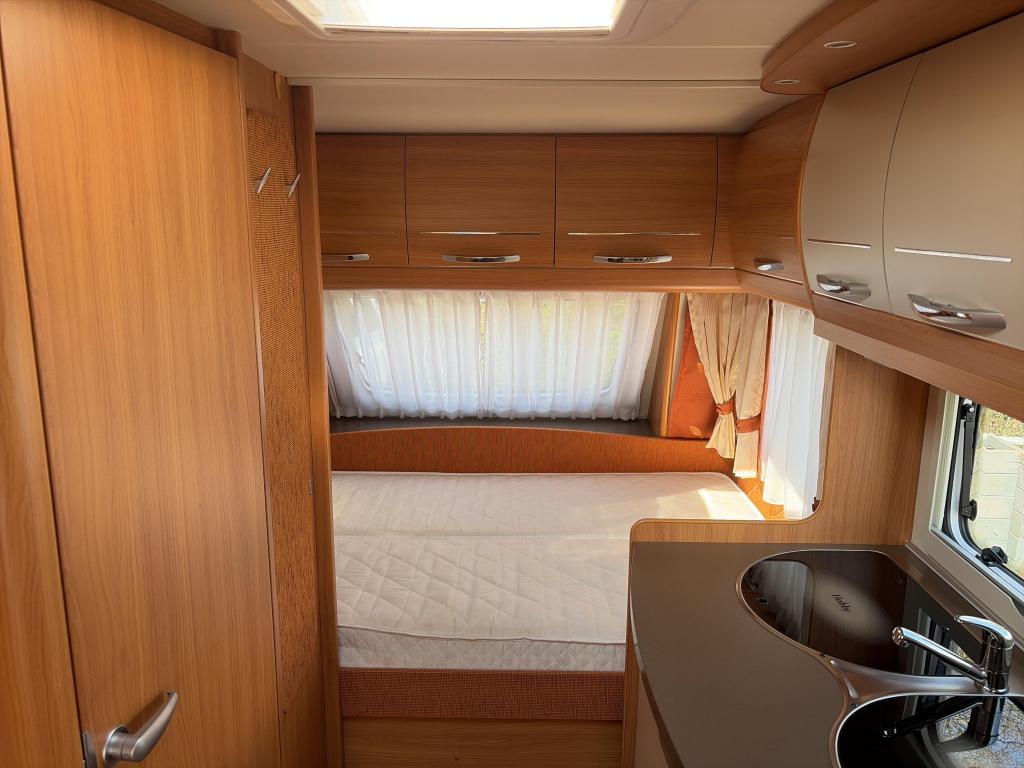Hobby De Luxe 455 UF Mover/Fietsdr./Voortent, Hobby, Bedrijf, 5 tot 6 meter, Tot en met 4