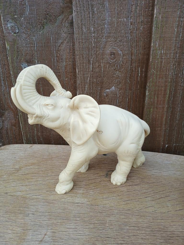 Vintage ivoren olifant beeldje met omhoogstaande slurf, Ophalen of Verzenden