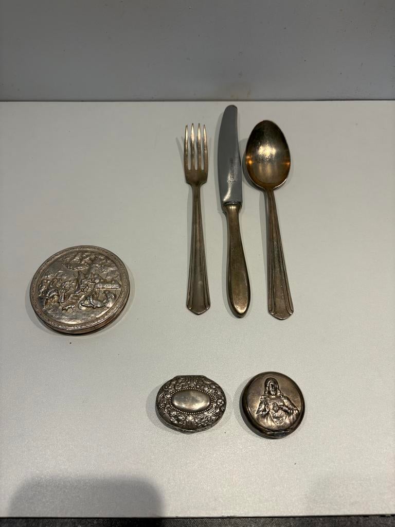 Verzameling antieke zilveren voorwerpen en pillendoosjes, Ophalen of Verzenden, Zilver