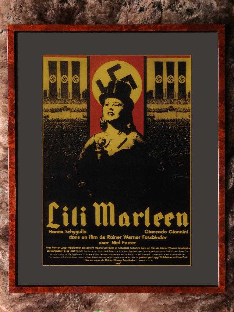 Ingelijste affiche Lili Marleen Fassbinder 1981, Rechthoekig Staand, Met lijst, A4 of kleiner, Ophalen of Verzenden