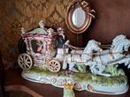Antieke Porseleinen Koets met Paarden en Figuren, Verzamelen, Ophalen, Zo goed als nieuw, Overige typen